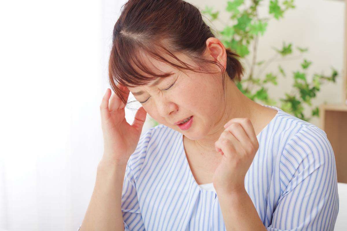 かみ合わせの違和感による肩こりと頭痛への影響を解説